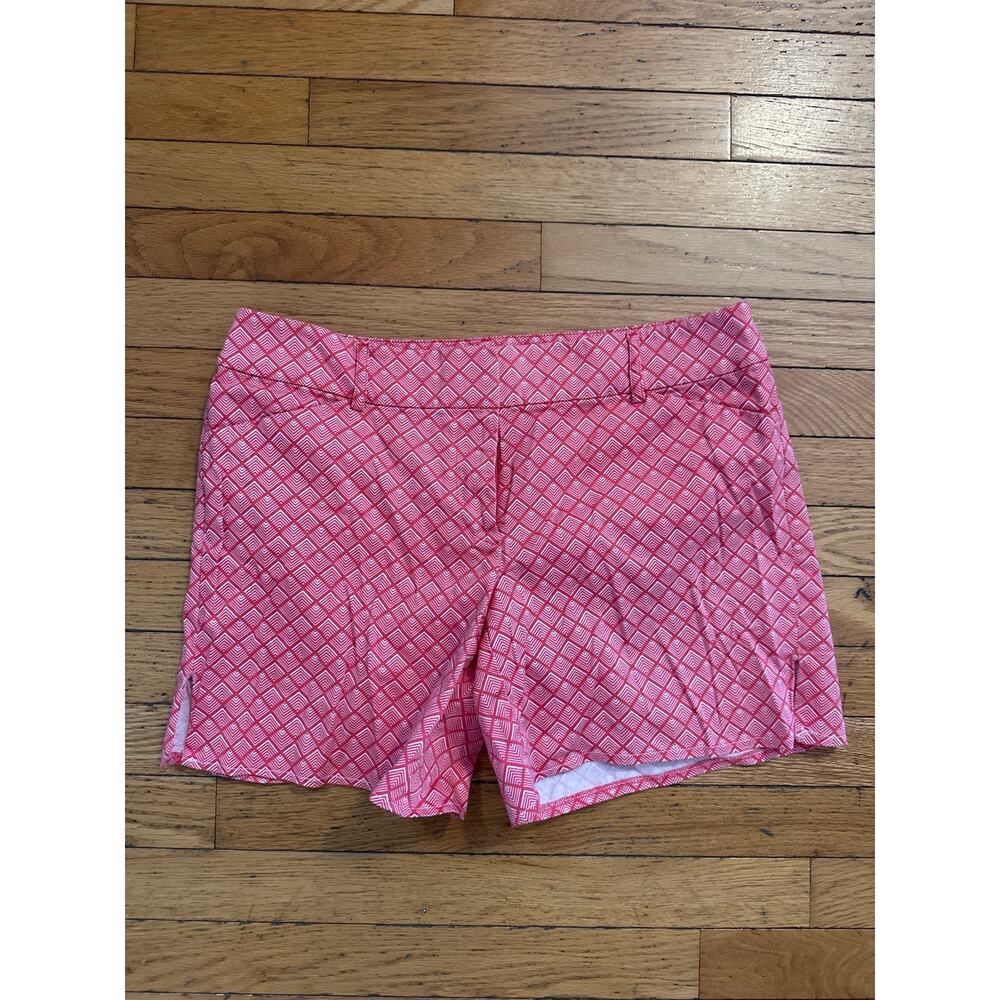 White House Black Market Shorts Size 8 Coral Geometric Print | Tailored Fit